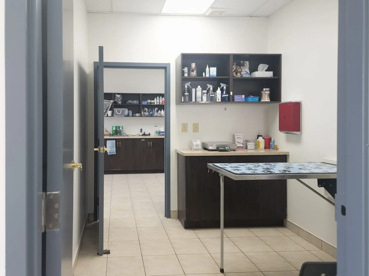 Broadway Animal Hospital Facility - Image 4